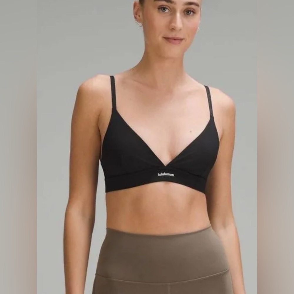 License to Train Triangle Women’s Sports Bra A/B - Black